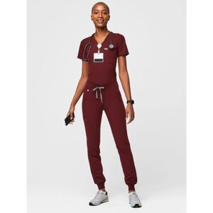 Like New! FIGS Zamora Jogger Scrub Pants in Burgundy in Size L